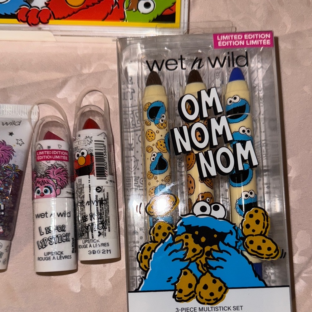 Wet n Wild Sesame Street Makeup Set - Picture 3 of 7